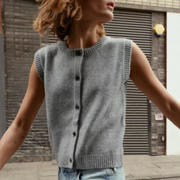 Zara Soft Knit wool blend gray button up Sweater Vest Womens Size Medium - Picture 8 of 9